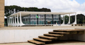 empresas-estatais-devem-seguir-regime-de-precatorios-decide-stf