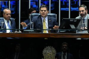 senado-adia-votacao-da-pec-dos-precatorios