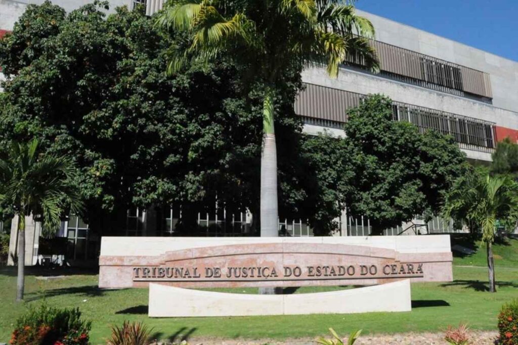 foto da placa do tribunal de justiça do ceara
