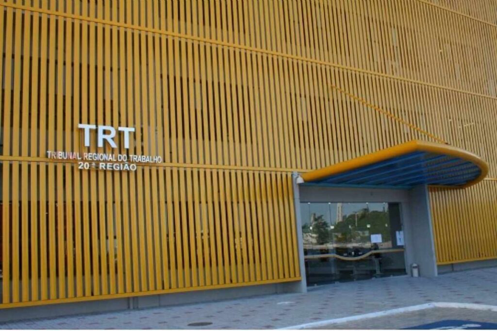 foto da fachada do tribunal regional do trabalho de sergipe
